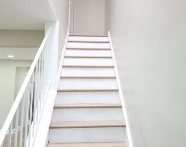1316 Eastern Avenue Ne - Photo Thumbnail 14