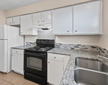 410 Old Thorndale Rd - Photo Thumbnail 10