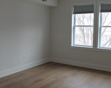 5110 Fort Totten Drive Ne - Photo Thumbnail 13