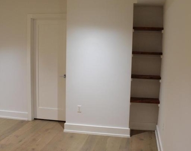 5110 Fort Totten Drive Ne - Photo Thumbnail 12