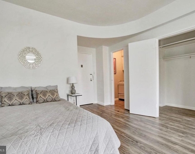 1727 Massachusetts Avenue Nw - Photo Thumbnail 3
