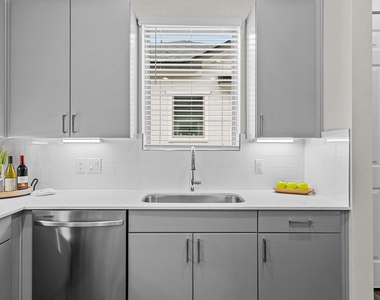 865 Limmer Loop - Photo Thumbnail 9
