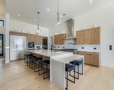 6412 Lantern View Dr - Photo Thumbnail 11