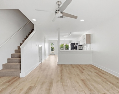 1101 Grove Blvd - Photo Thumbnail 9