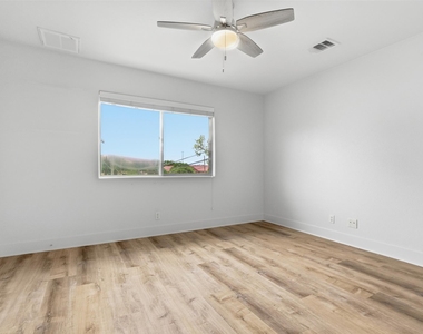 1101 Grove Blvd - Photo Thumbnail 15