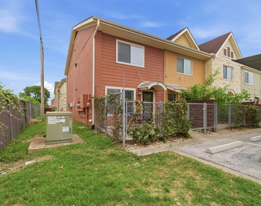 1101 Grove Blvd - Photo Thumbnail 1