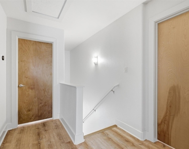 1101 Grove Blvd - Photo Thumbnail 11