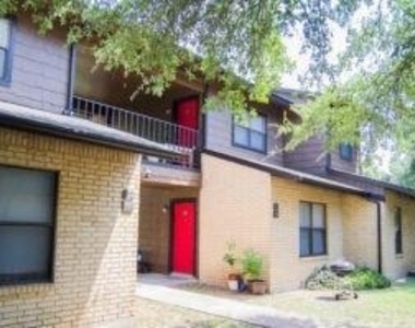 1320 Wilson St - Photo Thumbnail 3