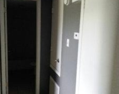 1320 Wilson St - Photo Thumbnail 5
