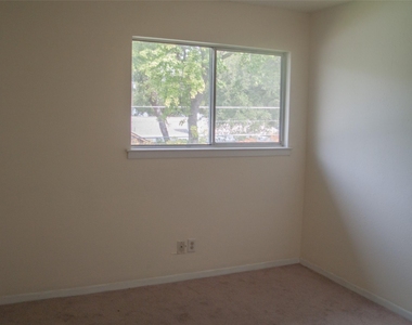 1745 Wooten Park Dr - Photo Thumbnail 17