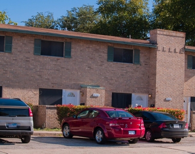 1745 Wooten Park Dr - Photo Thumbnail 2