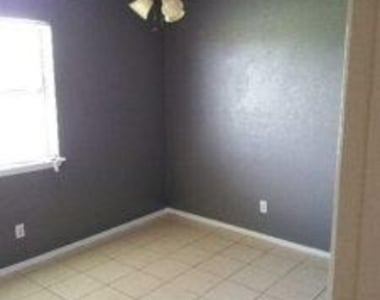 1320 Wilson St - Photo Thumbnail 7