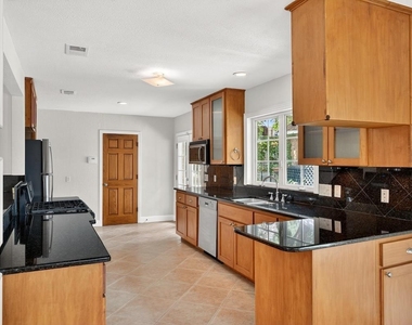 2506 Hillview Rd - Photo Thumbnail 7