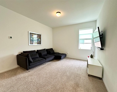2009 Winston Way - Photo Thumbnail 9