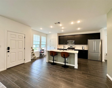 2009 Winston Way - Photo Thumbnail 1