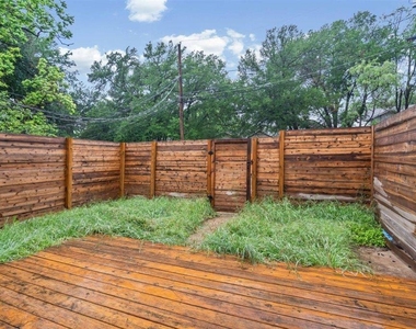 6401 Chimney Creek Cir - Photo Thumbnail 15