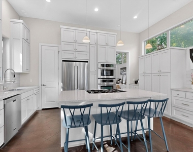 807-2 W Gibson St - Photo Thumbnail 11