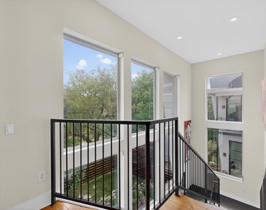 807-2 W Gibson St - Photo Thumbnail 15