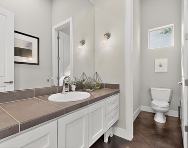807-2 W Gibson St - Photo Thumbnail 13