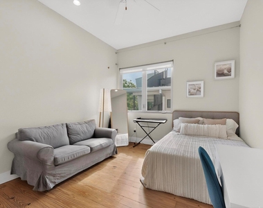 807-2 W Gibson St - Photo Thumbnail 18