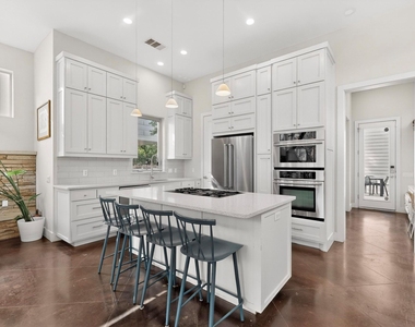 807-2 W Gibson St - Photo Thumbnail 10