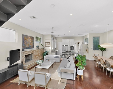 807-2 W Gibson St - Photo Thumbnail 3