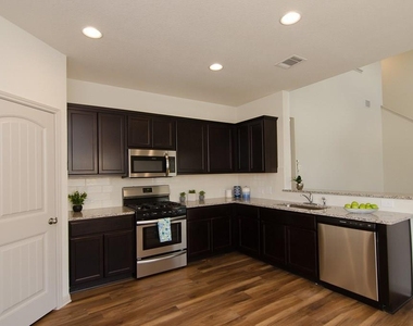 409 Otto Ave - Photo Thumbnail 8