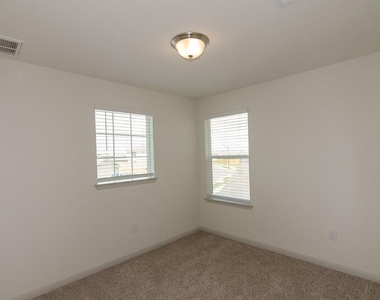 409 Otto Ave - Photo Thumbnail 21