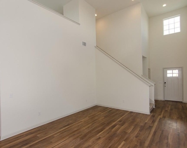 409 Otto Ave - Photo Thumbnail 4
