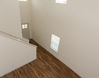 409 Otto Ave - Photo Thumbnail 5