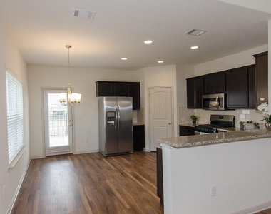 409 Otto Ave - Photo Thumbnail 7