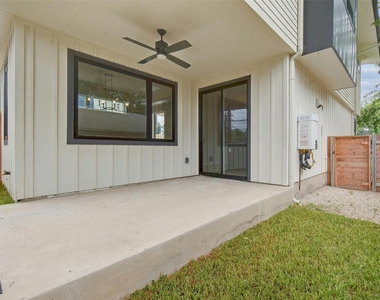 313 Blackson Ave - Photo Thumbnail 15
