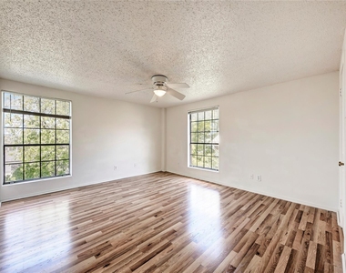 2401 Leon St - Photo Thumbnail 1