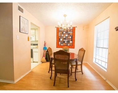 2401 Leon St - Photo Thumbnail 12
