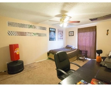 2401 Leon St - Photo Thumbnail 9