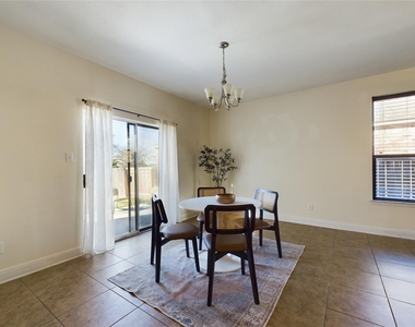 12013 Oaklynn Ct - Photo Thumbnail 6