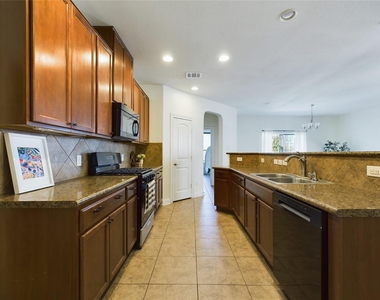 12013 Oaklynn Ct - Photo Thumbnail 11