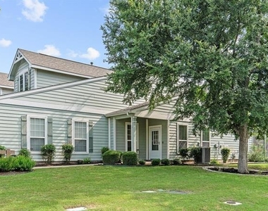109 Providence St - Photo Thumbnail 2
