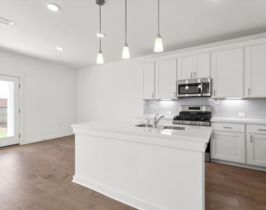 7416 Sparkling Light Dr - Photo Thumbnail 10