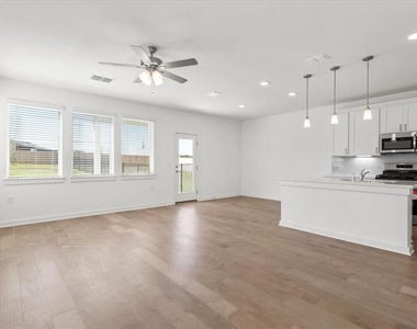 7416 Sparkling Light Dr - Photo Thumbnail 5