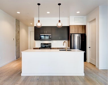 1501 E 4th St - Photo Thumbnail 8