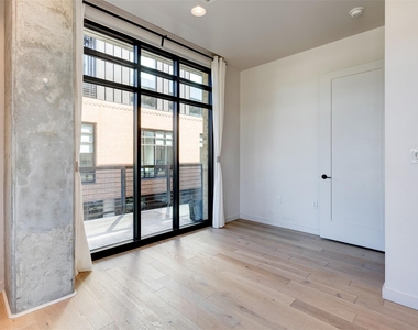 1501 E 4th St - Photo Thumbnail 11