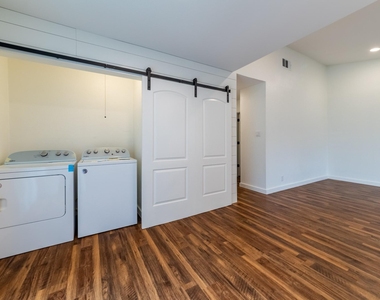 1205 Dobie Dr - Photo Thumbnail 7