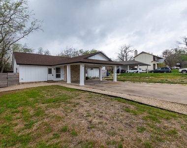 1205 Dobie Dr - Photo Thumbnail 17
