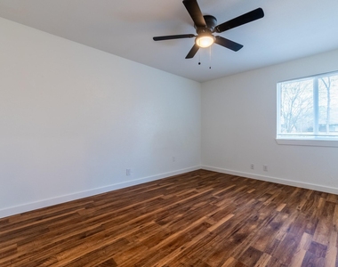 1205 Dobie Dr - Photo Thumbnail 8