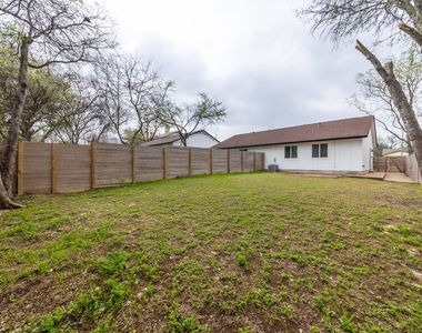 1205 Dobie Dr - Photo Thumbnail 13