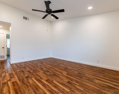1205 Dobie Dr - Photo Thumbnail 4