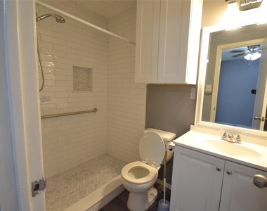 16114 Windermere Dr - Photo Thumbnail 9