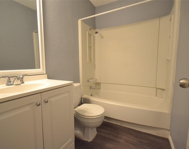 16114 Windermere Dr - Photo Thumbnail 13