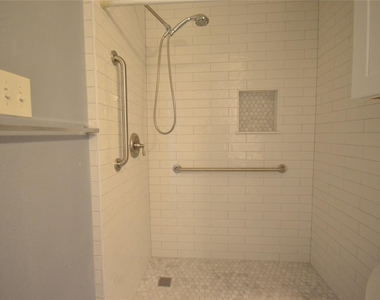 16114 Windermere Dr - Photo Thumbnail 10